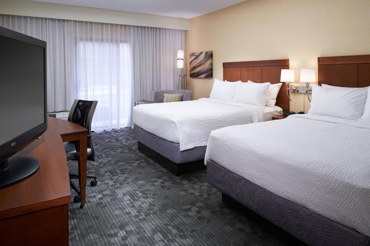 Courtyard Detroit Dearborn Hotell Eksteriør bilde