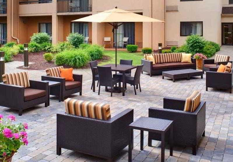 Courtyard Detroit Dearborn Hotell Eksteriør bilde